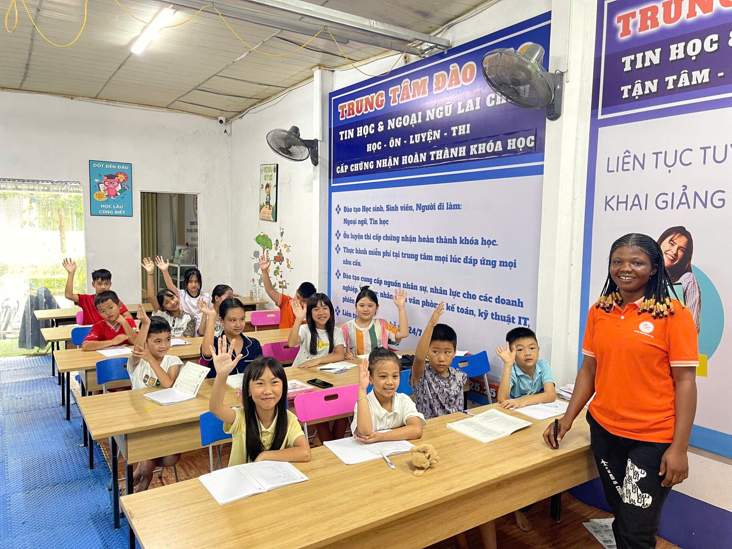 Trung tam dao tao tin hoc ngoai ngu lai chau tieng anh scaled